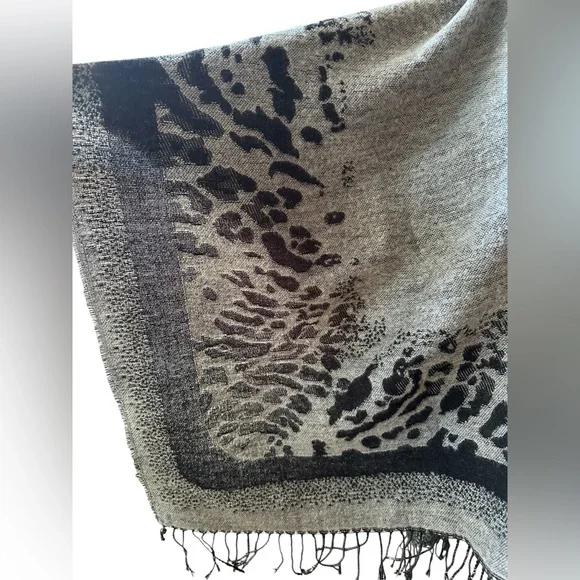 Gray and Black Animal Print Shawl - reversible with fringe hem - Picture 5 of 9